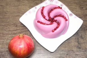 طرز تهیه موس انار با ژله