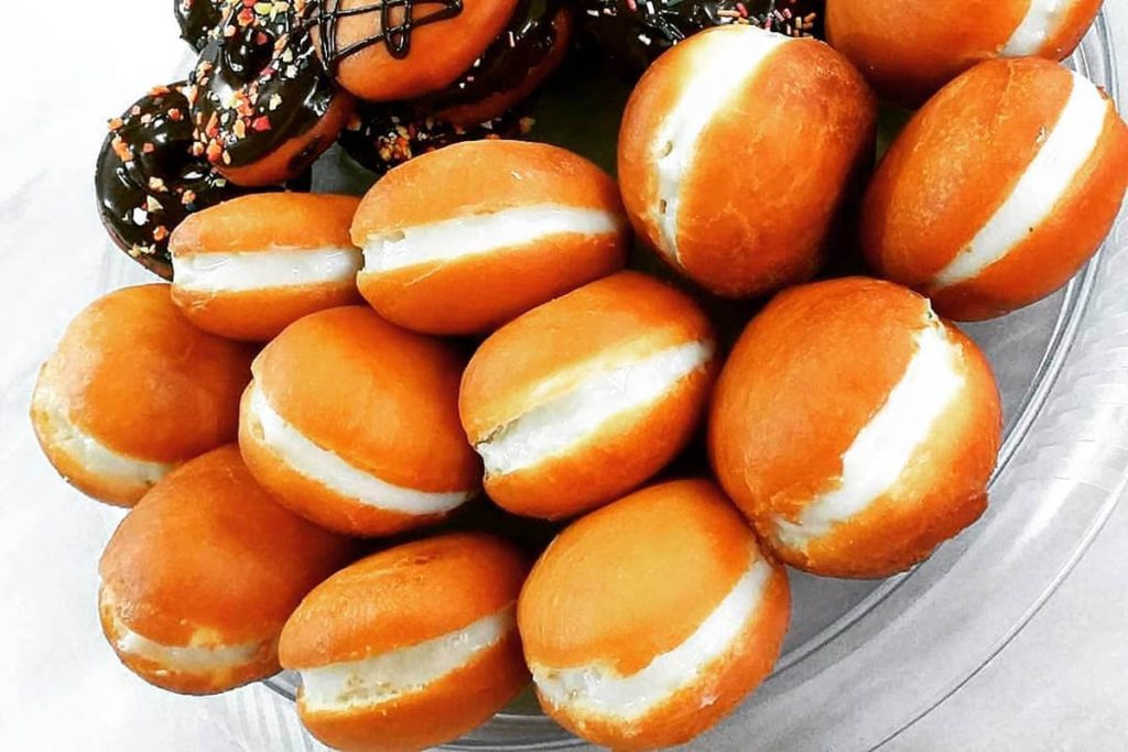 طرز تهیه پیراشکی کرم دار خانگی بسیار خوشمزه بدون نیاز به فر