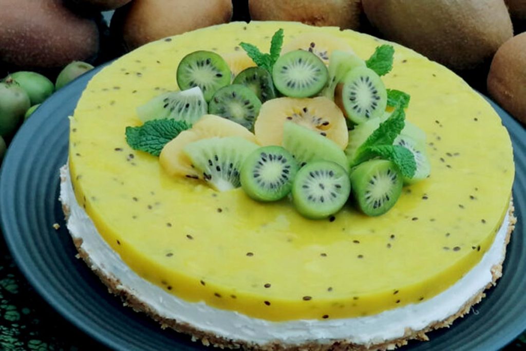 طرز تهیه چیز کیک با کیوی یک دسر یخچالی خوشمزه و ساده