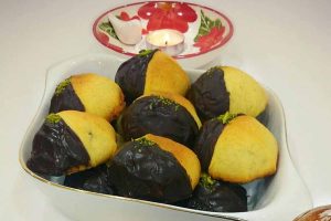 طرز تهیه کلوچه مغزدار شکلاتی خوشمزه خانگی مرحله به مرحله