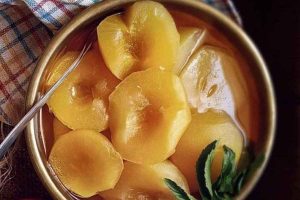 طرز تهیه کمپوت سیب در شیشه خانگی به دو روش ساده و اصولی