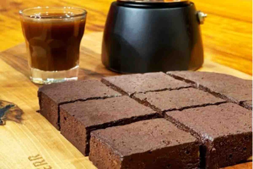 طرز تهیه کیک رژیمی و کم کالری بدون شکر و آرد