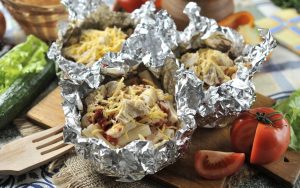 آیا فویل آلومینیومی ضرر دارد (خطرات استفاده از فویل برای پخت یا گرم کردن غذا)