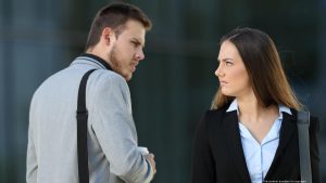 با افراد پررو چطور برخورد کنیم