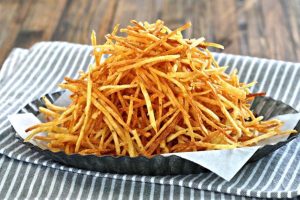 طرز تهیه سیب زمینی خلالی سوزنی و نازک