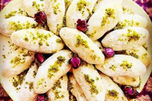 طرز تهیه شیرینی ساق عروس کرم دار مرحله به مرحله
