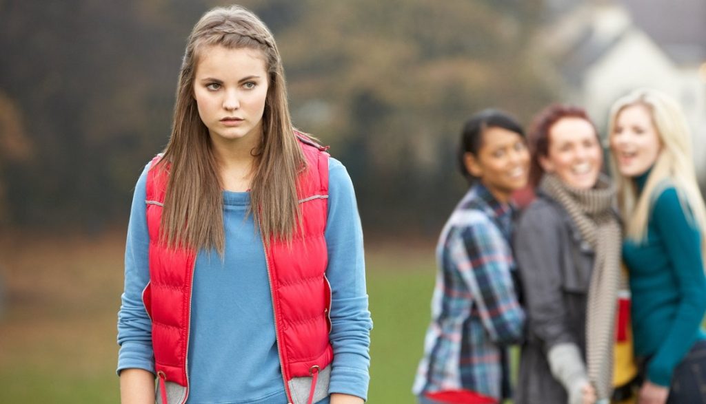 ضرب المثل درباره عیب جویی و مسخره کردن دیگران