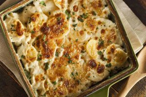 طرز تهیه چیپس و پنیر با سیب زمینی سرخ کرده با فر