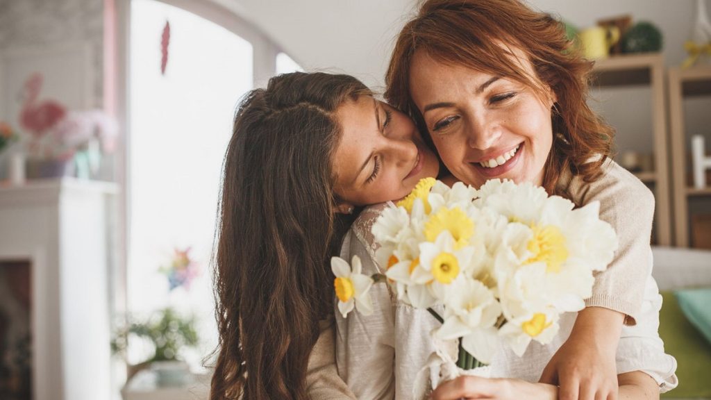 متن تشکر از مادر (جملات کوتاه، زیبا و خاص مامان عزیزم متشکرم)