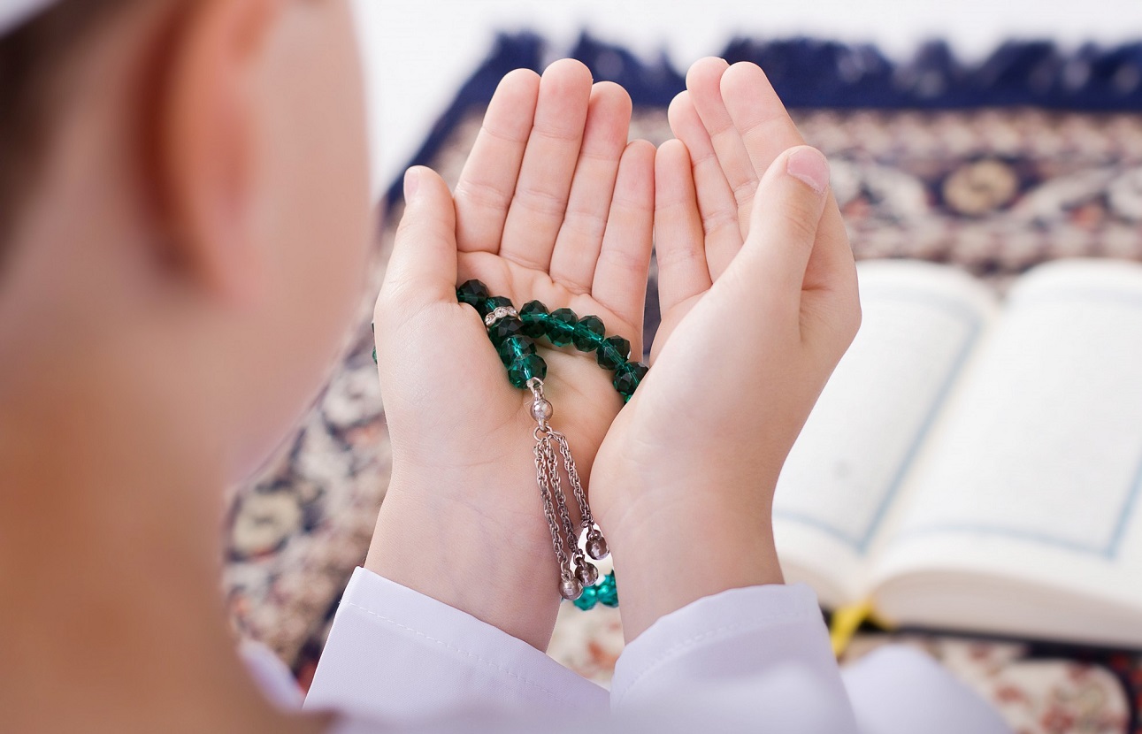 نماز اول ماه رجب چگونه است (چند نماز پرفضیلت)