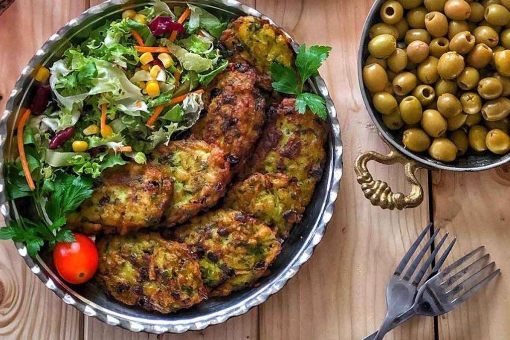 طرز تهیه کوکو اسفناج با سیب زمینی بسیار خوشمزه مرحله به مرحله