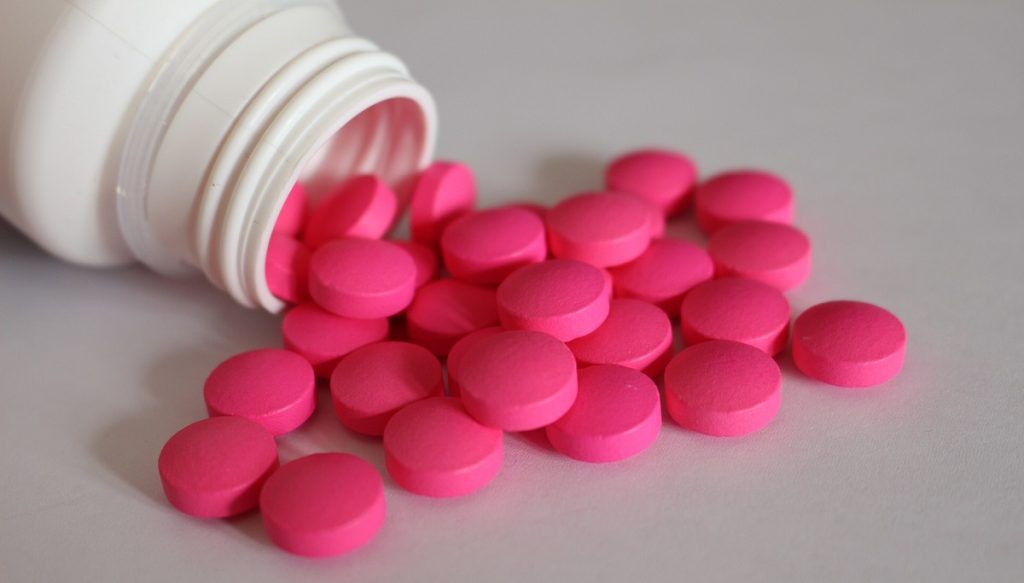 استامینوفن یا ایبوپروفن؛ کدام بهتر است؛ مقایسه عوارض جانبی و میزان اثرگذاری