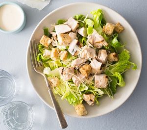 طرز تهیه 4 سالاد با نان تست سرخ شده