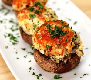 طرز تهیه قارچ شکم پر با گوشت چرخ کرده