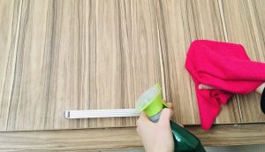 پاک کردن چربی از روی کابینت ام دی اف