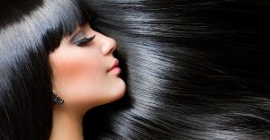 10 روش خانگی برای براق شدن موها با مواد طبیعی در دسترس