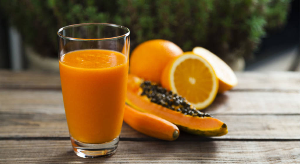  طرز تهیه آب میوه پرتقال و پاپایا برای لاغری
