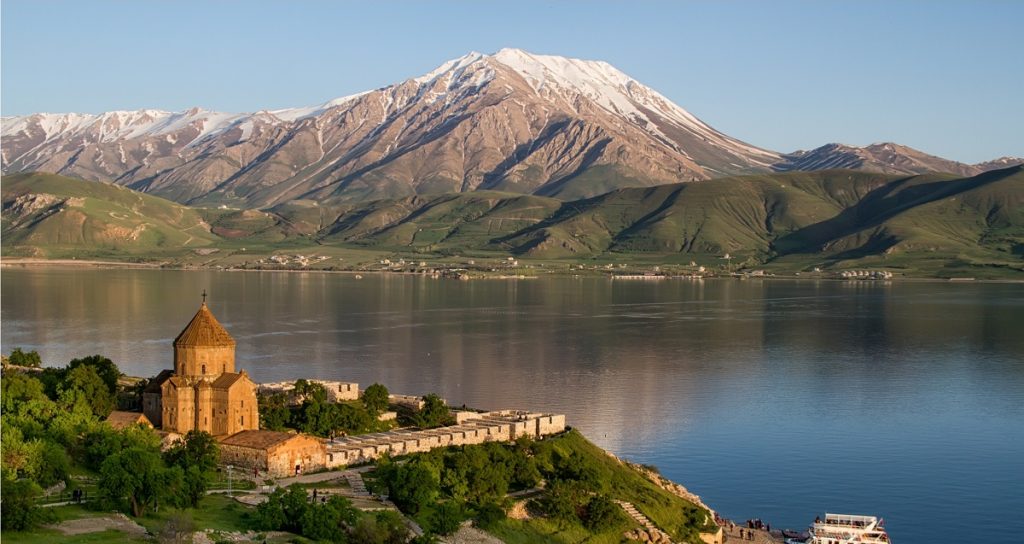 مناطق گردشگری وان ترکیه برای سفر در عید و دیگر ایام سال