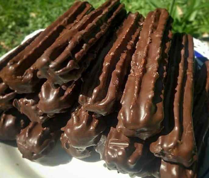 طرز تهیه بامیه شکلاتی