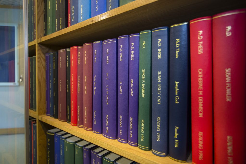 راهنمای کامل انجام پایان نامه و نکات مهم درباره موسسه ها