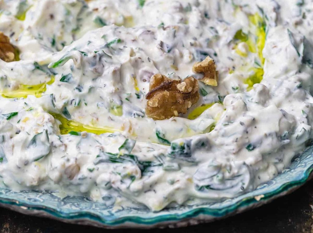 چرا نباید اسفناج را با ماست خورد؟