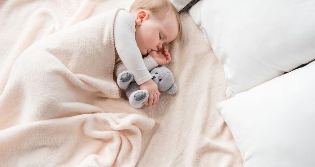 متن شعر لالایی کودکانه مذهبی برای نوزاد (زیبا و دلنشین)