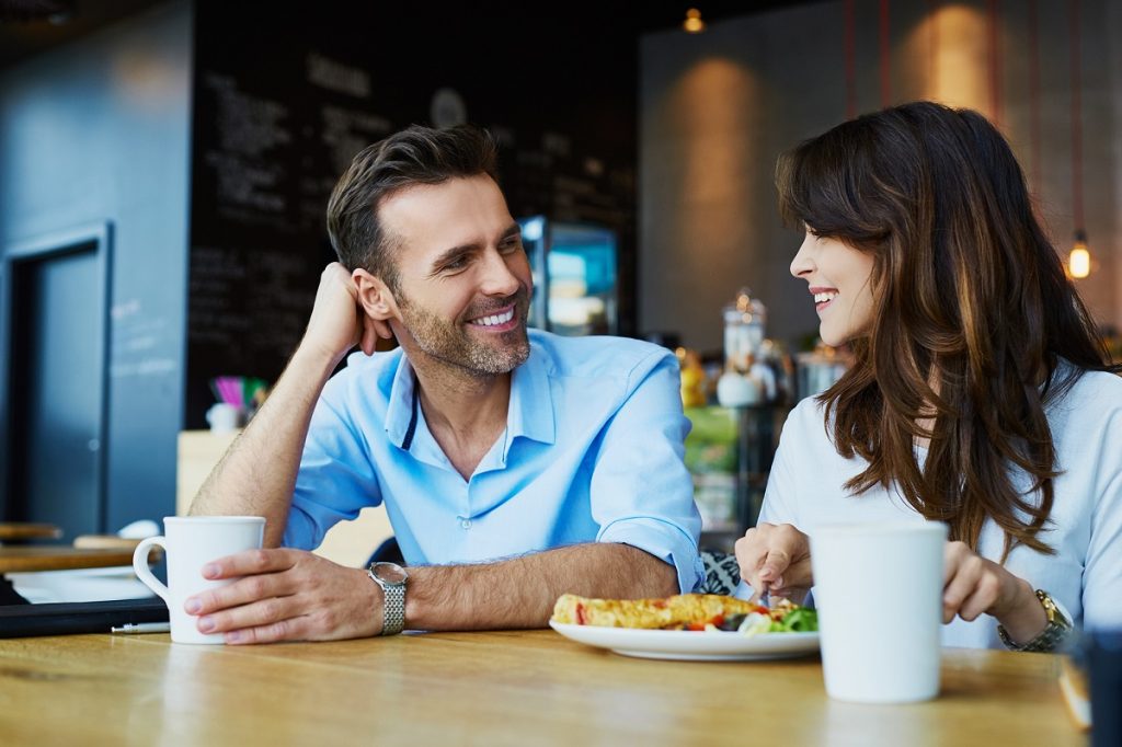 بهترین سوال برای پرسیدن از دختر (212 سوال جذاب)