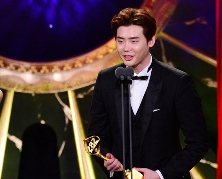 جوایز و دستاوردهای لی جونگ سوک