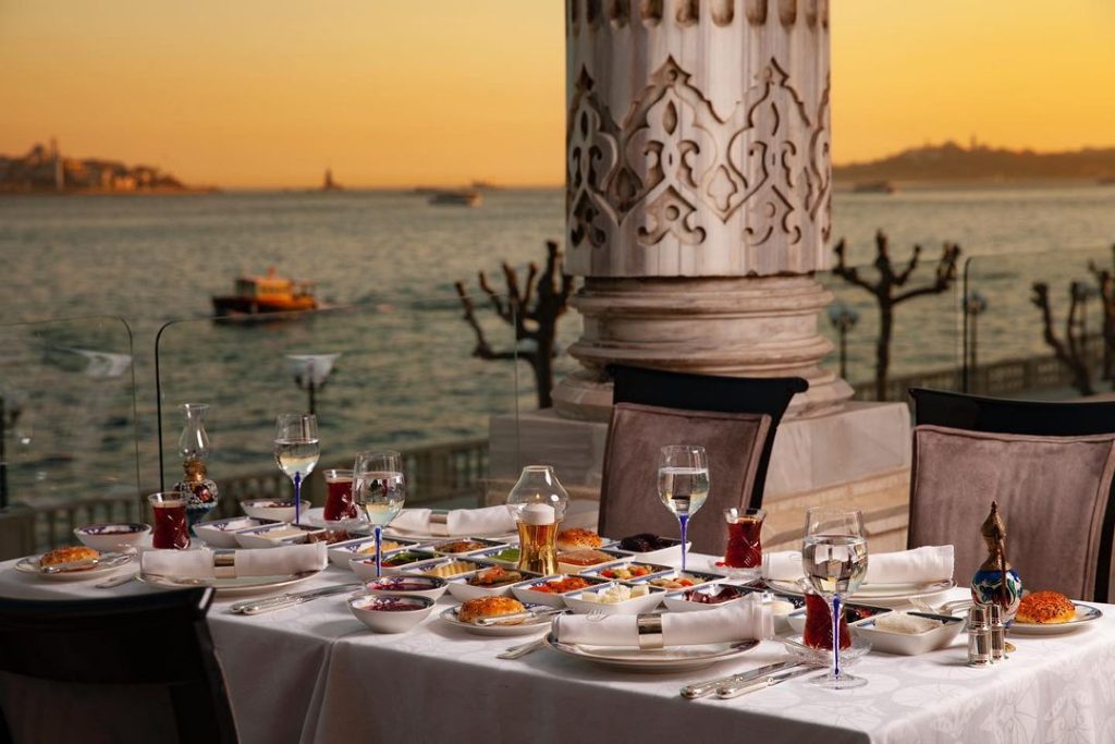 رستوران توگرا (Tuğra Restaurant)