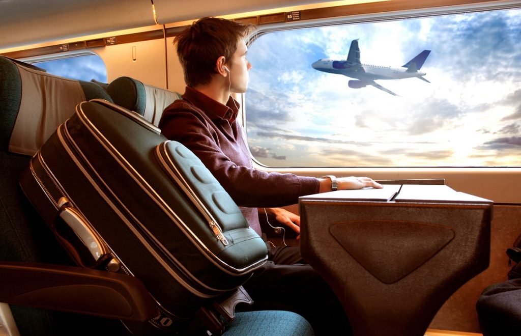 سفر به مشهد با قطار بهتر است یا هواپیما