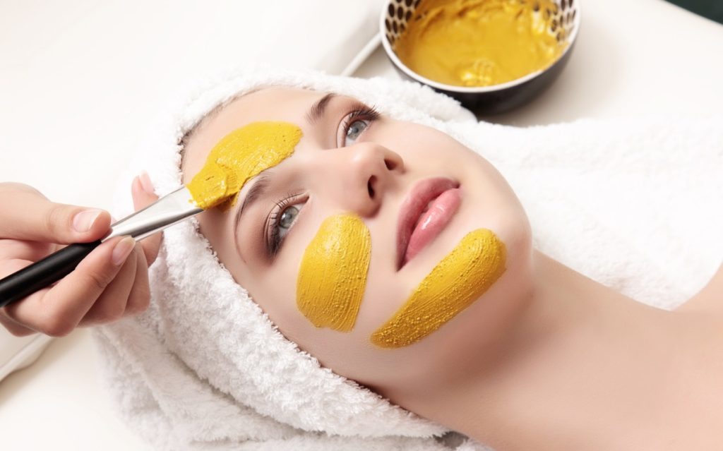 طرز تهیه ماسک صورت با انبه (4 ماسک انبه برای زیباتر شدن)