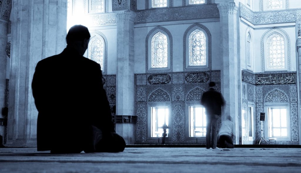 نماز نافله مغرب چگونه خوانده می شود