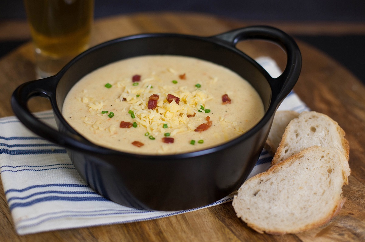 طرز تهیه سوپ سیر؛ غذای ساده و مقوی با طعم بی نظیر