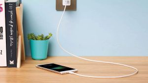 چگونه شارژ موبایل را بیشتر نگه داریم؛ با نکات ساده و پیشرفته