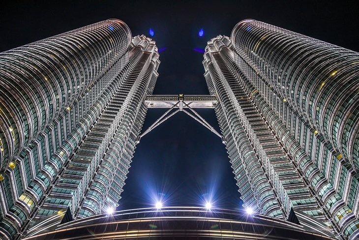 برج های دوقلوی پتروناس، کوالالامپور