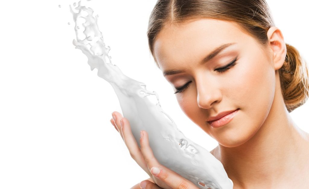 خواص شیر برای پوست + نحوه استفاده از شیر روی پوست صورت