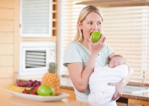 لیست غذاهای بدون نفخ برای مادر شیرده (20 غذای ضد نفخ در شیردهی)