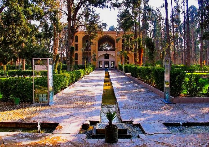 جای دیدنی در مسیر شیراز به مشهد
