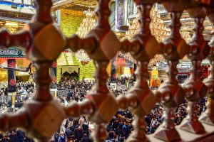 زیارت اربعین صوتی با صدای دلنشین مداحان معروف + متن