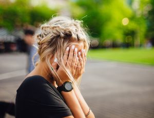 مواد غذایی محرک میگرن که میگرن را تشدید می کند (10 مورد)