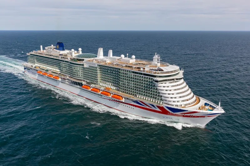 پی اند او کروز لونا (P&O Cruises Iona)