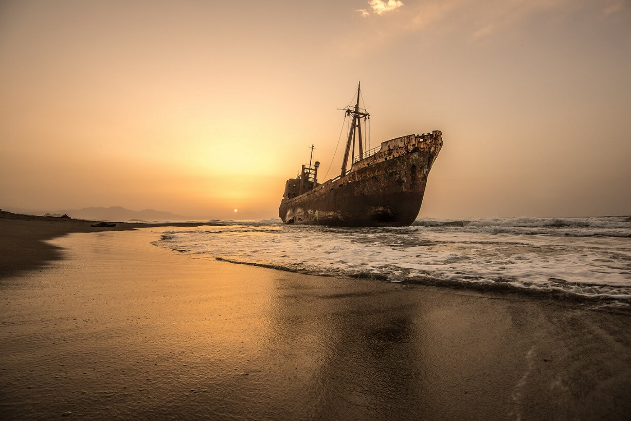 کشتی های سرگردان + داستان ترسناک غرق و ناپدید شدن آن ها