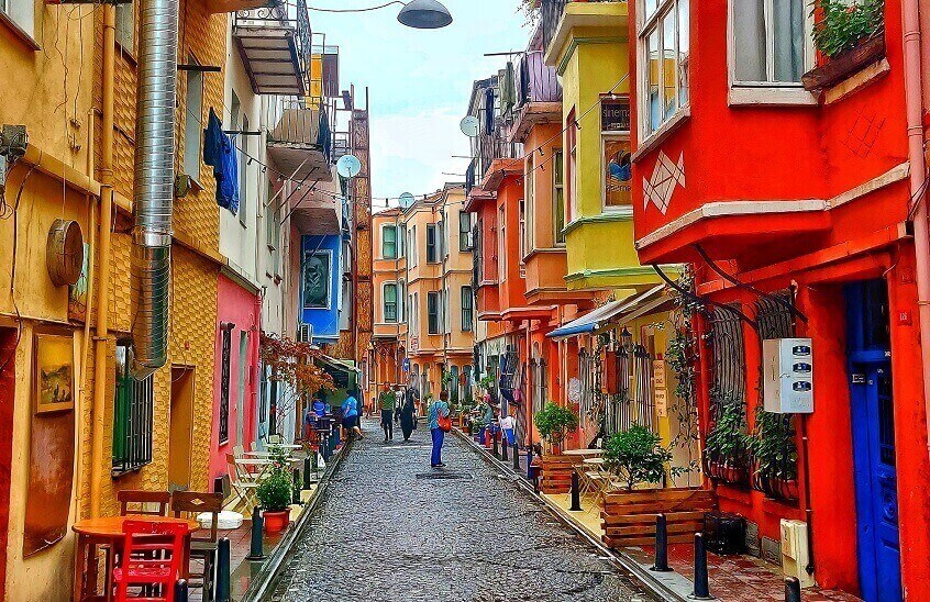 گم شدن در میان خیابان و خانه های هزار رنگ استانبول