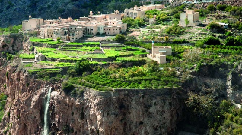 جاذبه های گردشگری عمان: جبل اختر