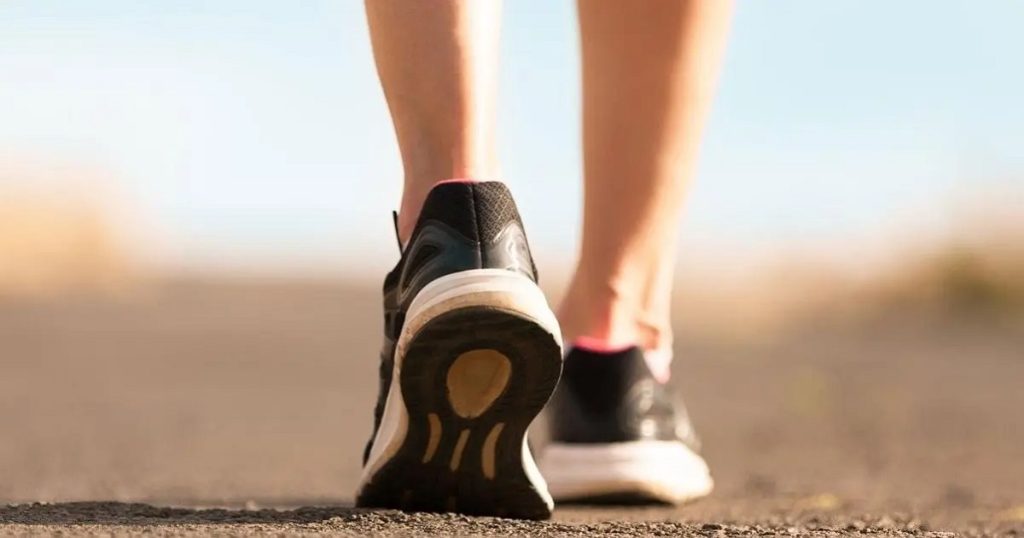 روش درست راه رفتن (حالت بدن، دست، پا و نحوه گام برداشتن صحیح)