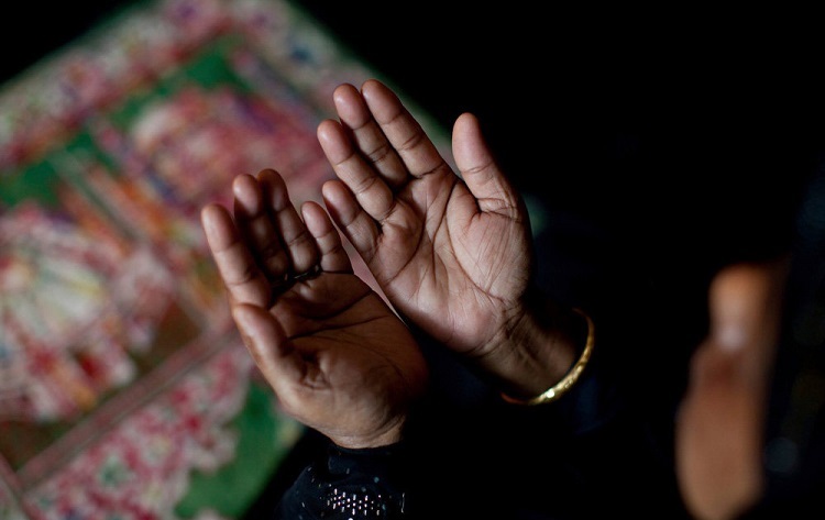 نحوه خواندن نماز احتیاط نشسته و ایستاده، چه مواقعی خوانده می شود؟