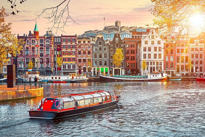 جاذبه های گردشگری هلند: آمستردام