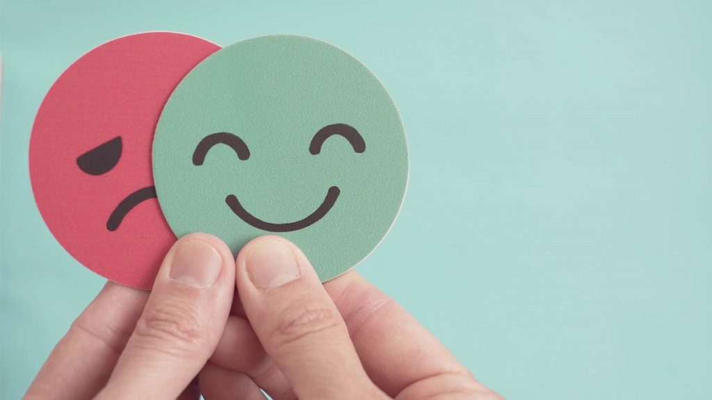 اختلال دوقطبی چیست و چه علائمی دارد + روش های درمان