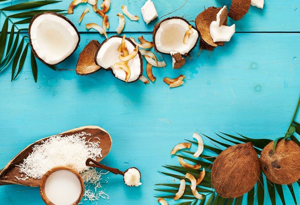 بهترین روش پوست کندن نارگیل؛ ساده و بدون دردسر