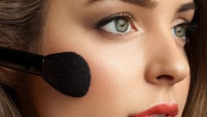 مدل میکاپ لایت؛ طبیعی و دخترانه به سبک اروپایی